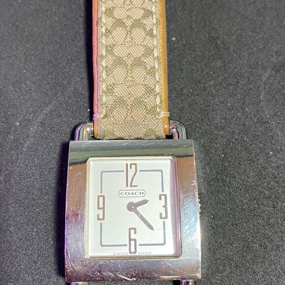 COACH WATCH LADIES WHITE SQUARE DIAL - Picture 2 of 5